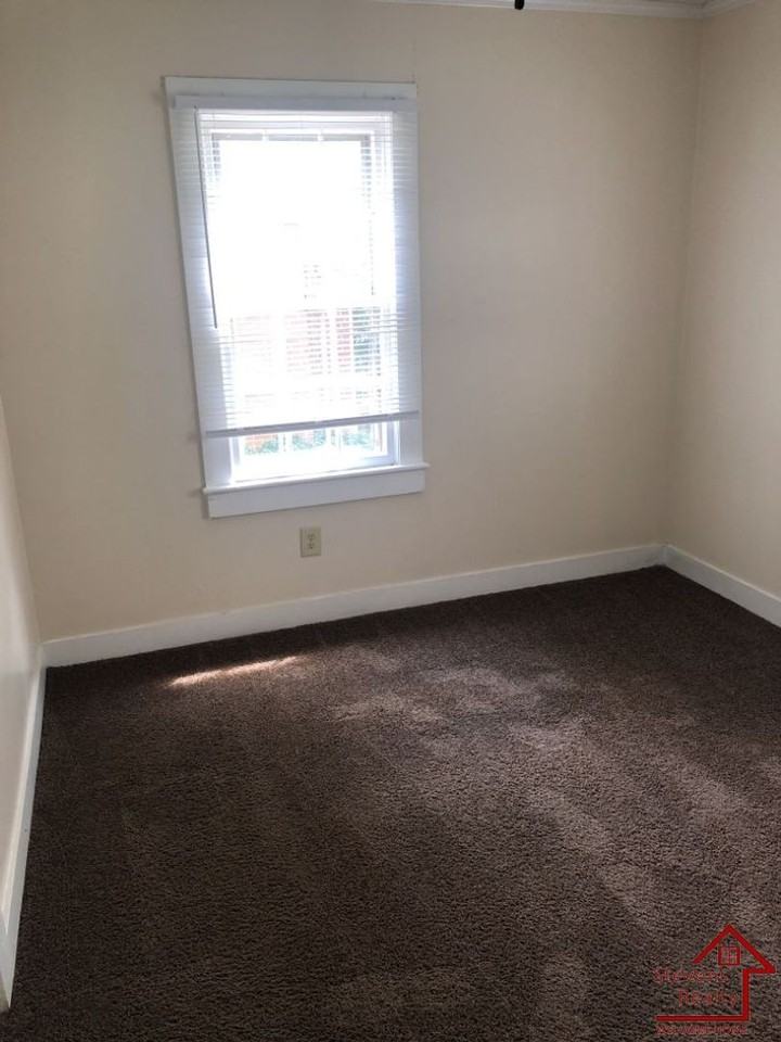 210 Sycamore St - Photo 6 of 18