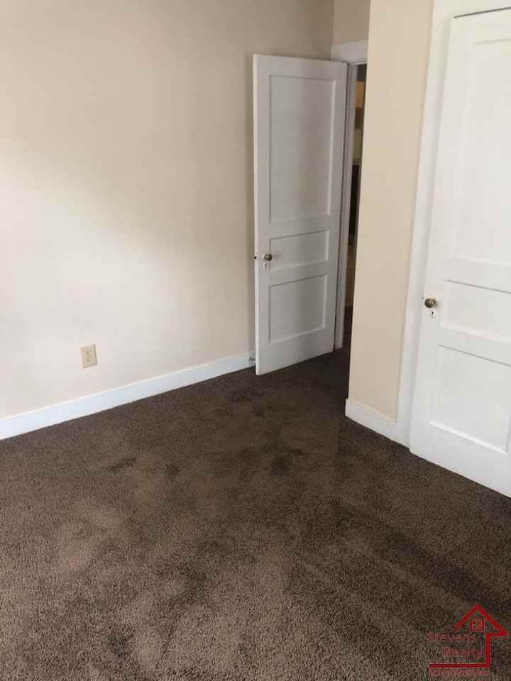 210 Sycamore St - Photo 7 of 18