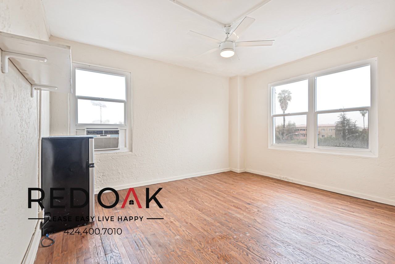 2731 Beverly Blvd #418 - Photo 2 of 7