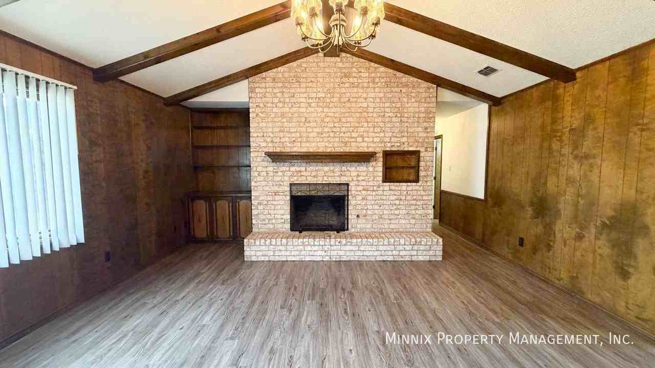 7004 Hartford Ave #A - Photo 3 of 22