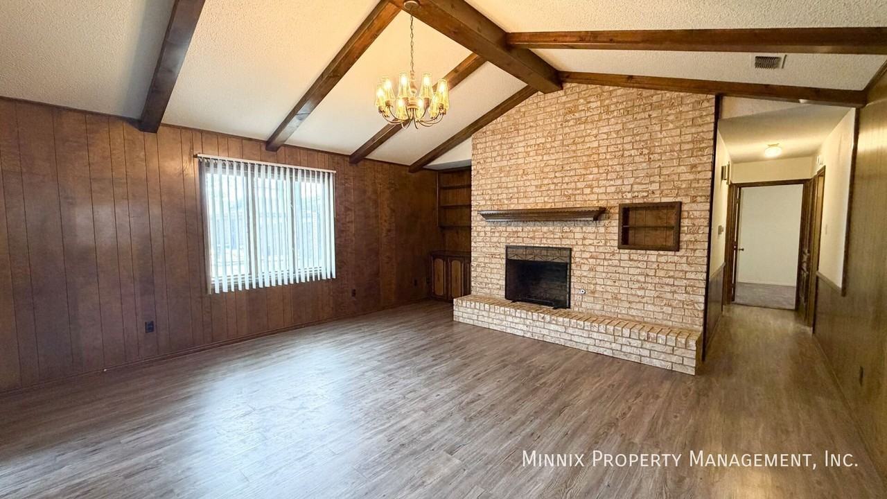 7004 Hartford Ave #A - Photo 4 of 22