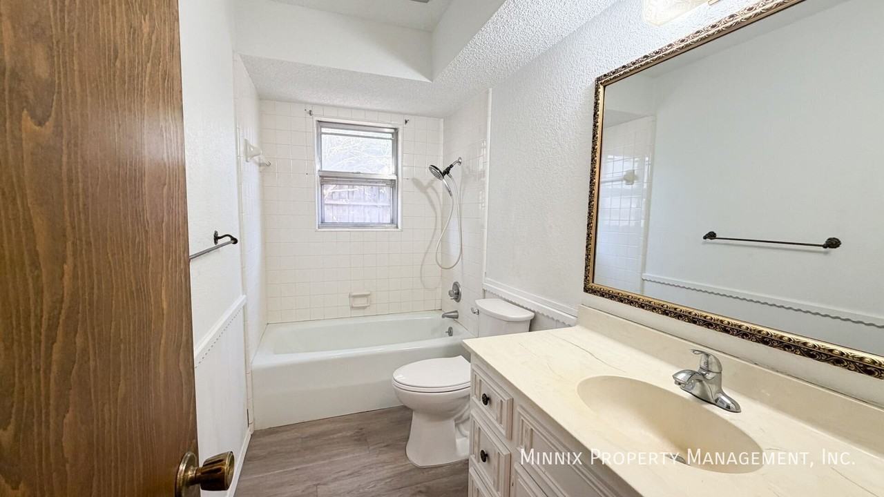 7004 Hartford Ave #A - Photo 6 of 22