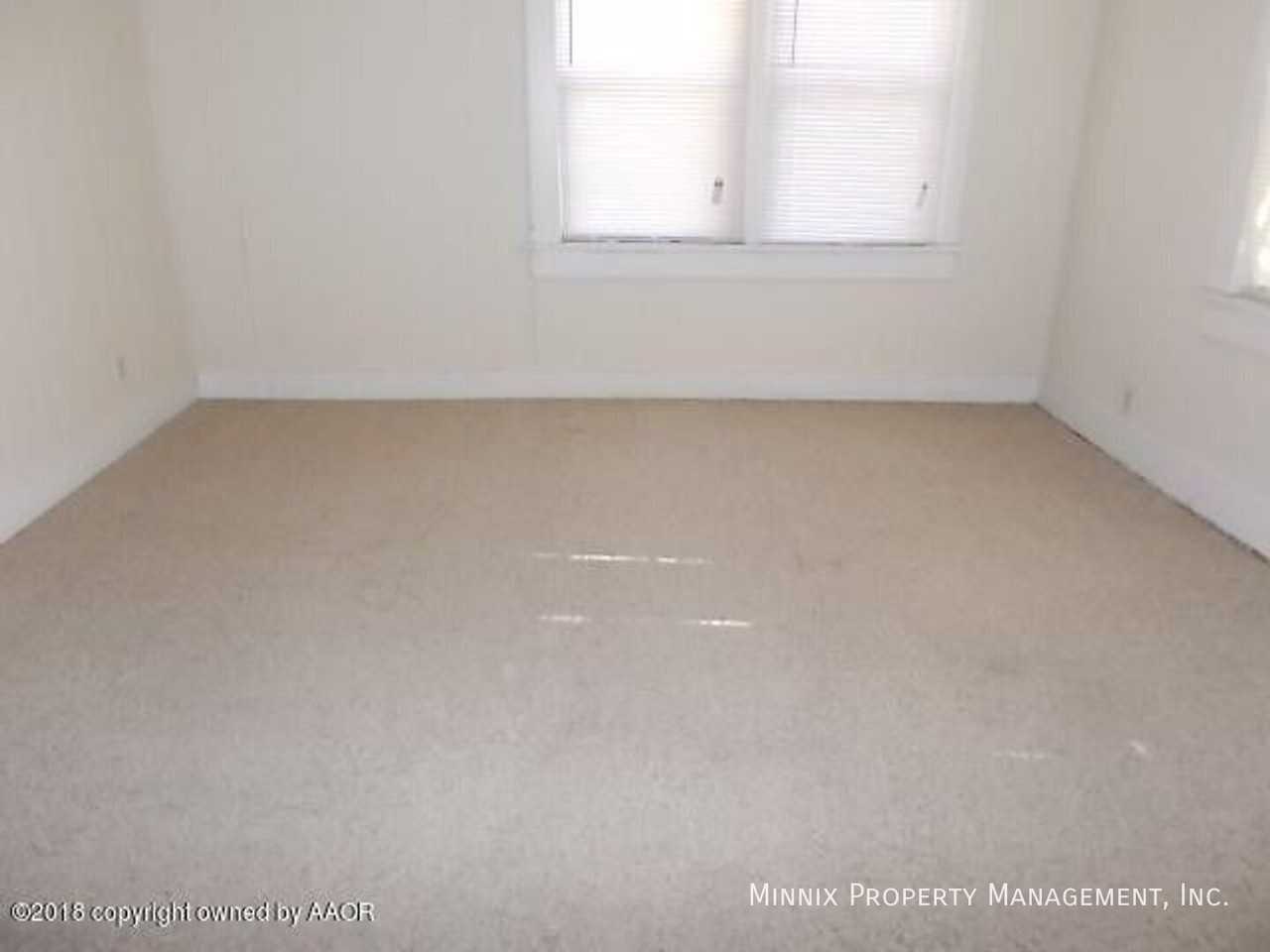 3608 S Polk St - Photo 3 of 9