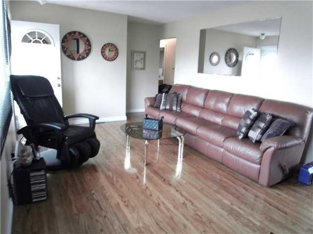 1702 45 St Se - Photo 2 of 11