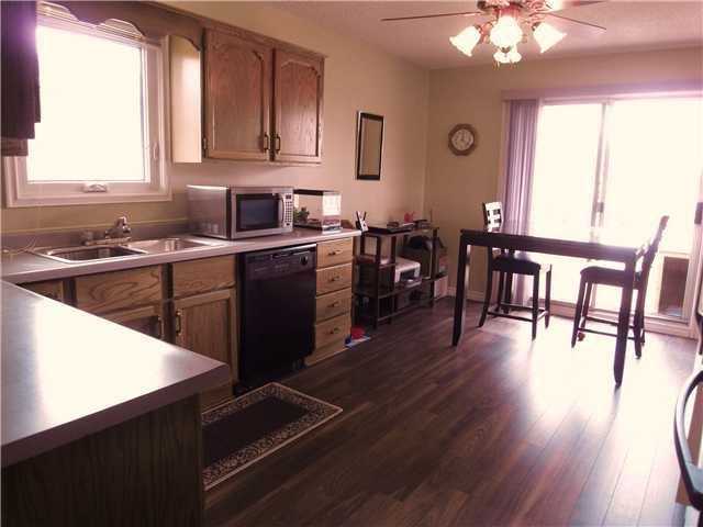 1702 45 St Se - Photo 4 of 11