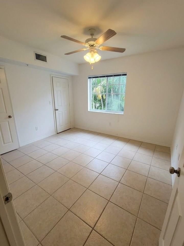 6458 Emerald Dunes Dr #208 - Photo 4 of 18