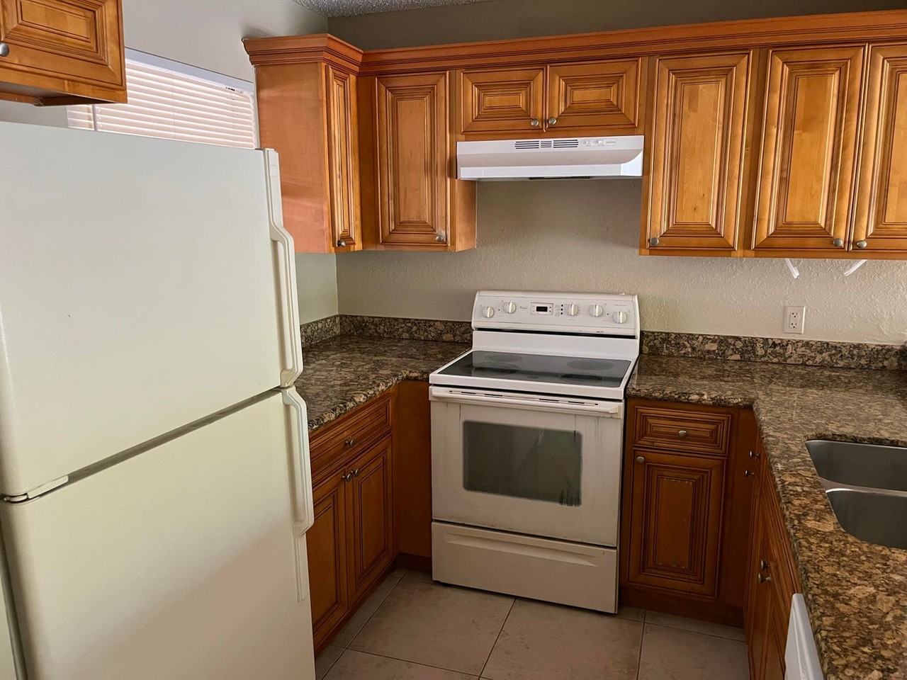 1600 Balfour Point Dr #F - Photo 3 of 10