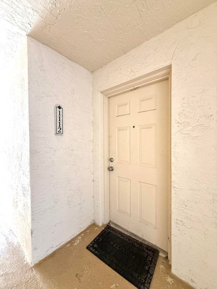 1100 Crestwood Ct S #1112 - Photo 4 of 22