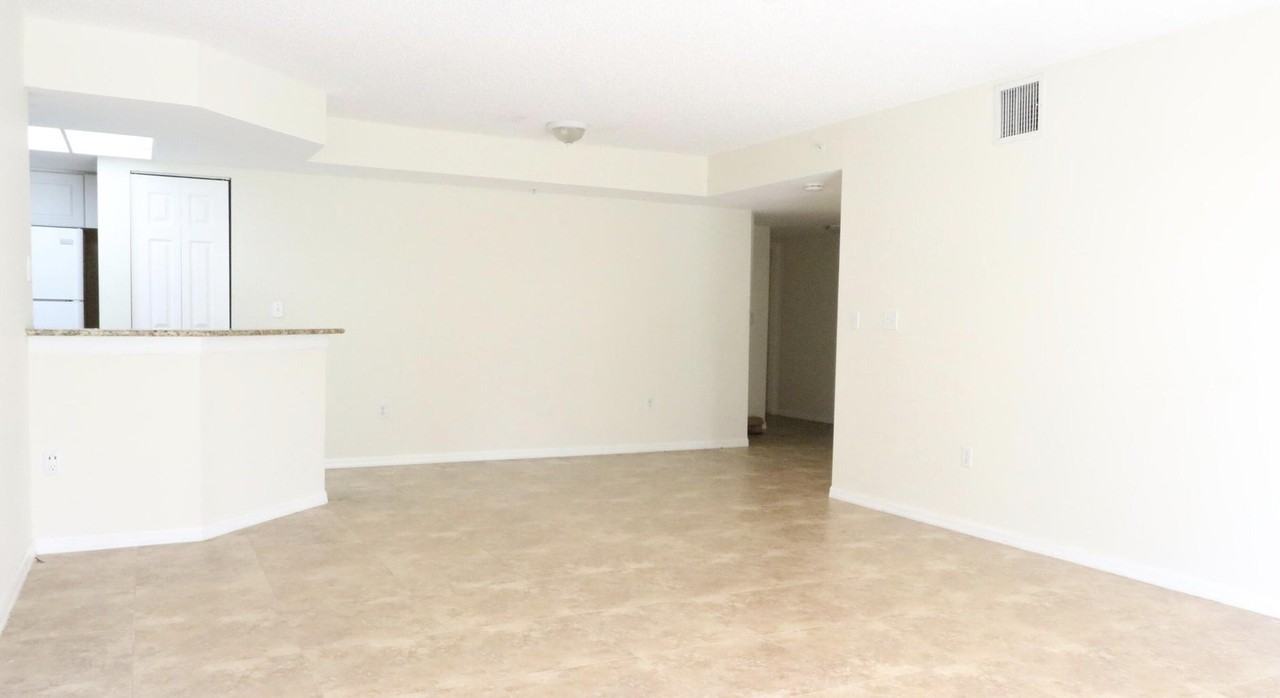 1100 Crestwood Ct S #1112 - Photo 6 of 22