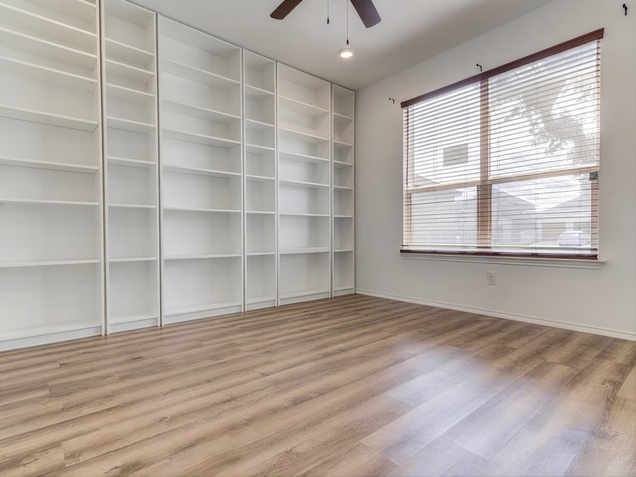 1004 Desaix Dr #NA - Photo 6 of 11