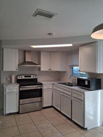 3248 Primrose Dr #NA - Photo 3 of 9