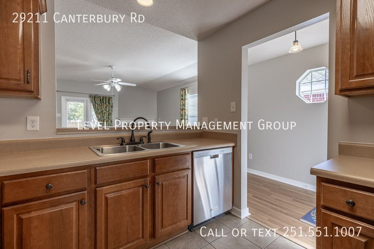 29211 Canterbury Rd - Photo 4 of 15