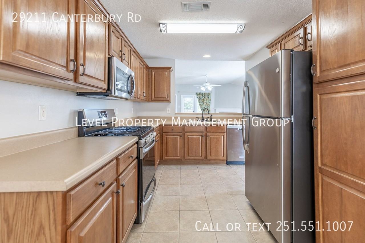 29211 Canterbury Rd - Photo 5 of 15