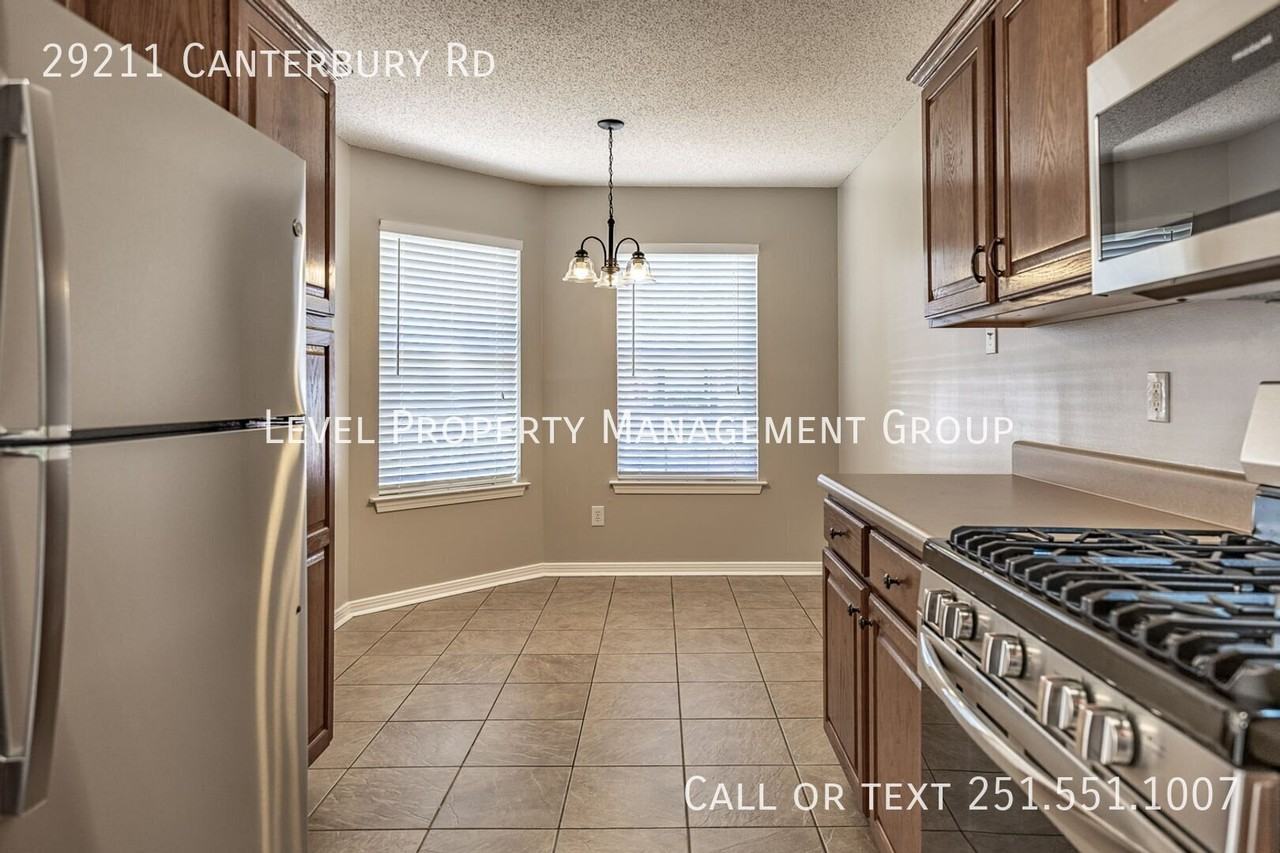 29211 Canterbury Rd - Photo 6 of 15