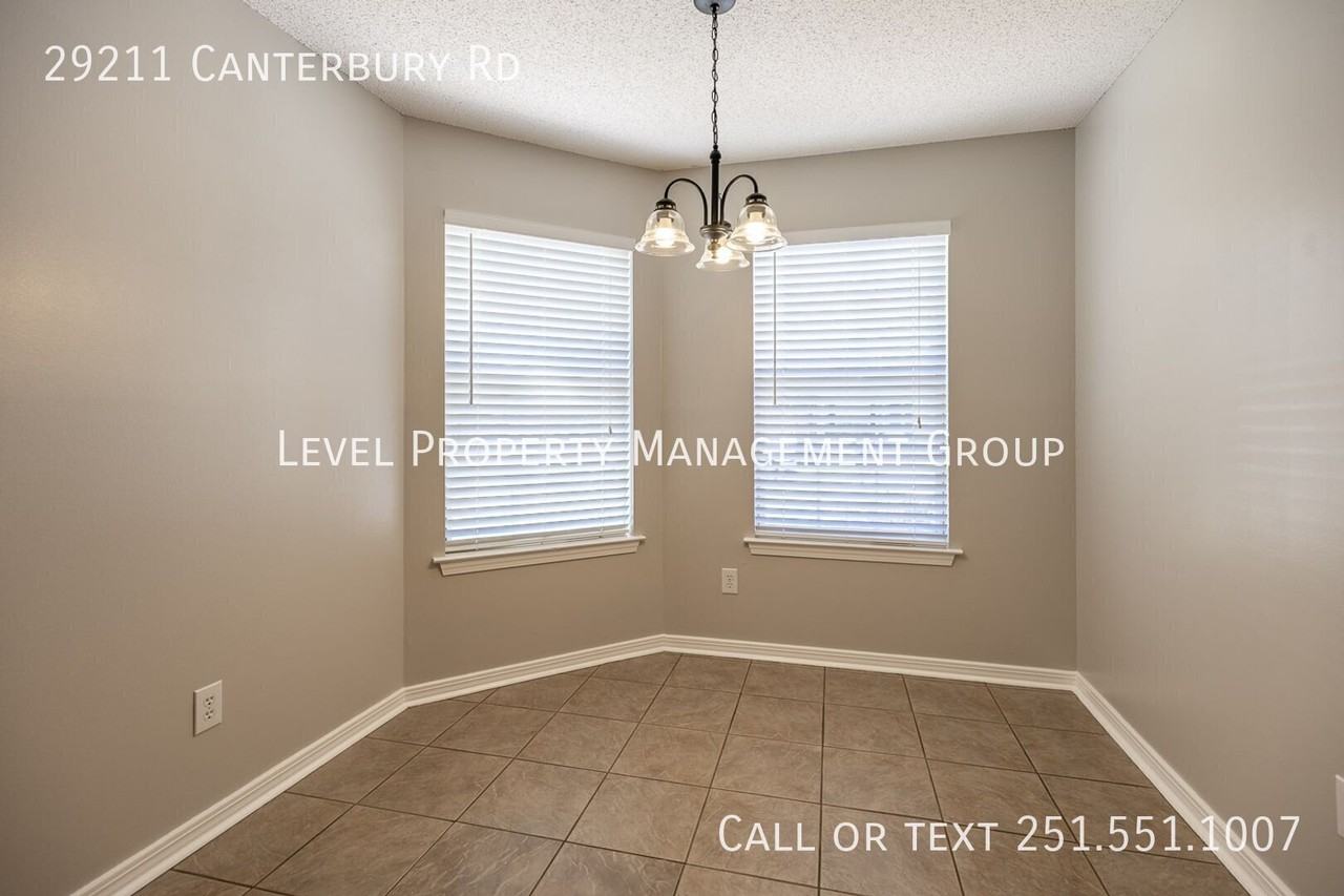 29211 Canterbury Rd - Photo 7 of 15