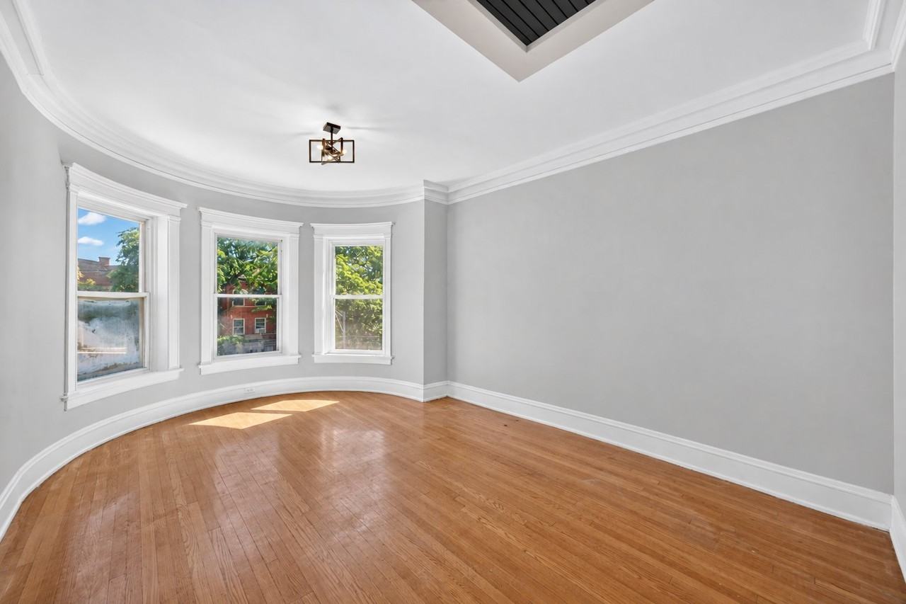 4944 S Michigan Ave #3 - Photo 4 of 22