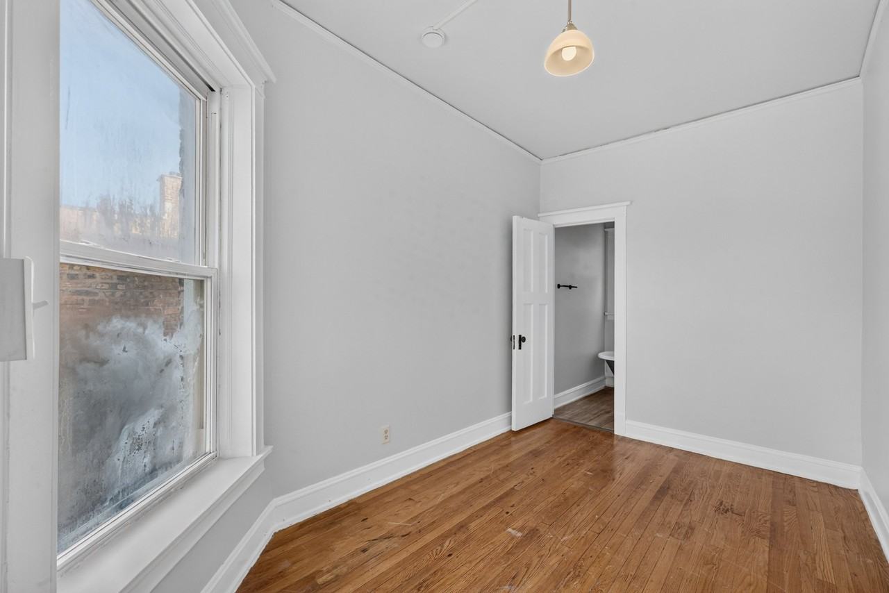 4944 S Michigan Ave #3 - Photo 7 of 22