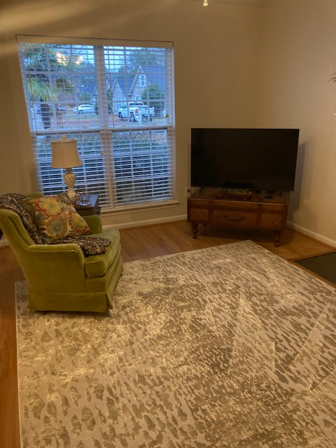 654 Aspen St - Photo 5 of 26