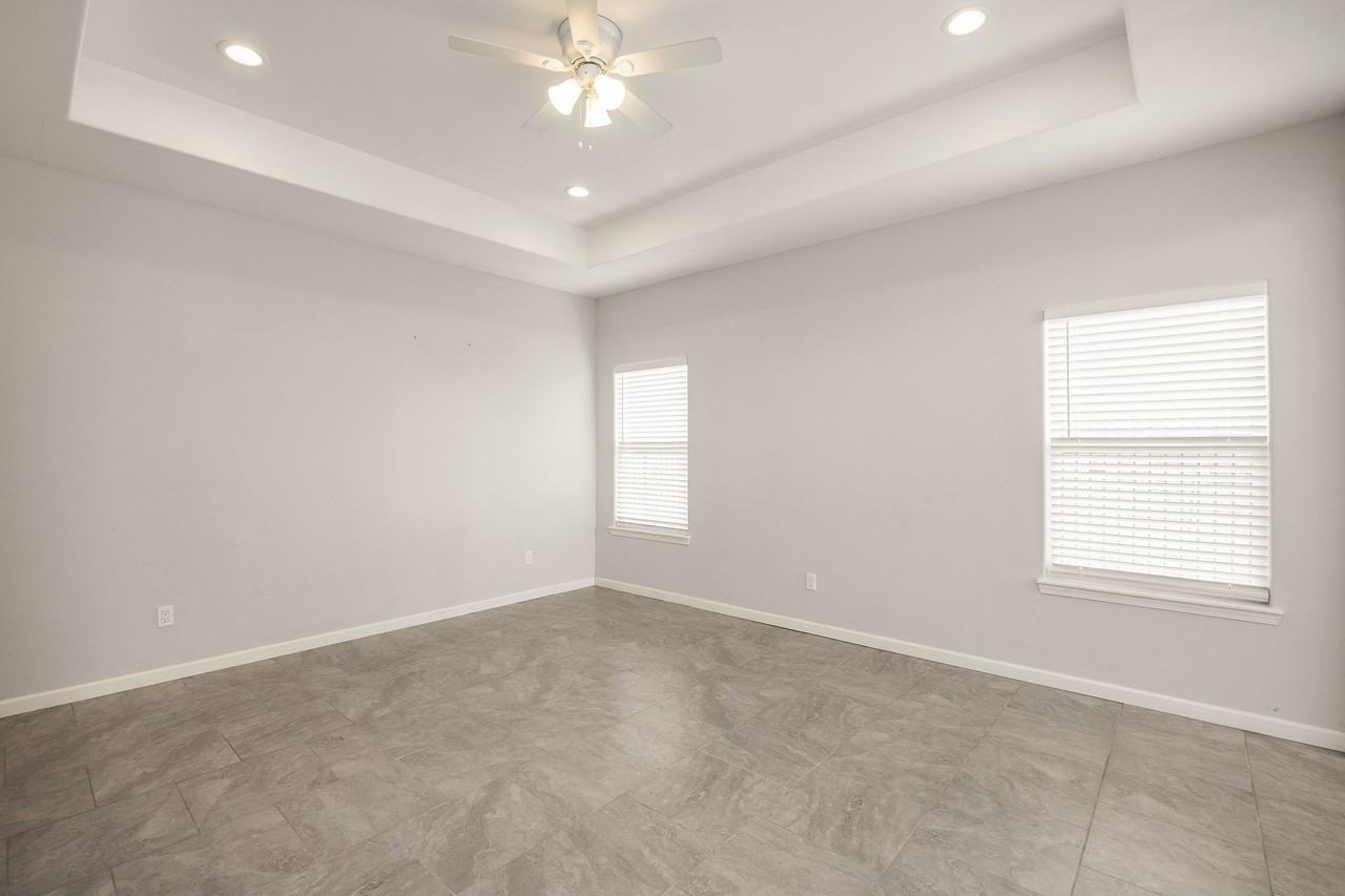 6318 Williams Dr #B - Photo 2 of 20