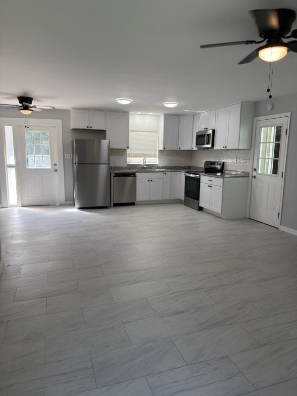 2810 Sw 16th Pl ##Fl - Photo 2 of 7