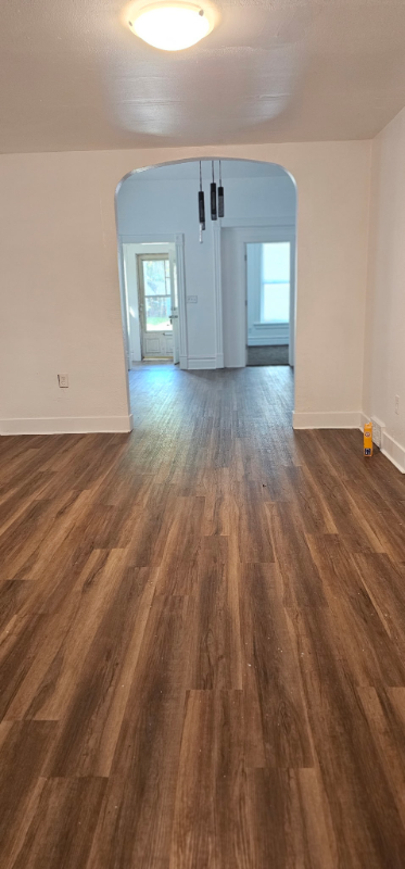 347 Parker Ave - Photo 5 of 11