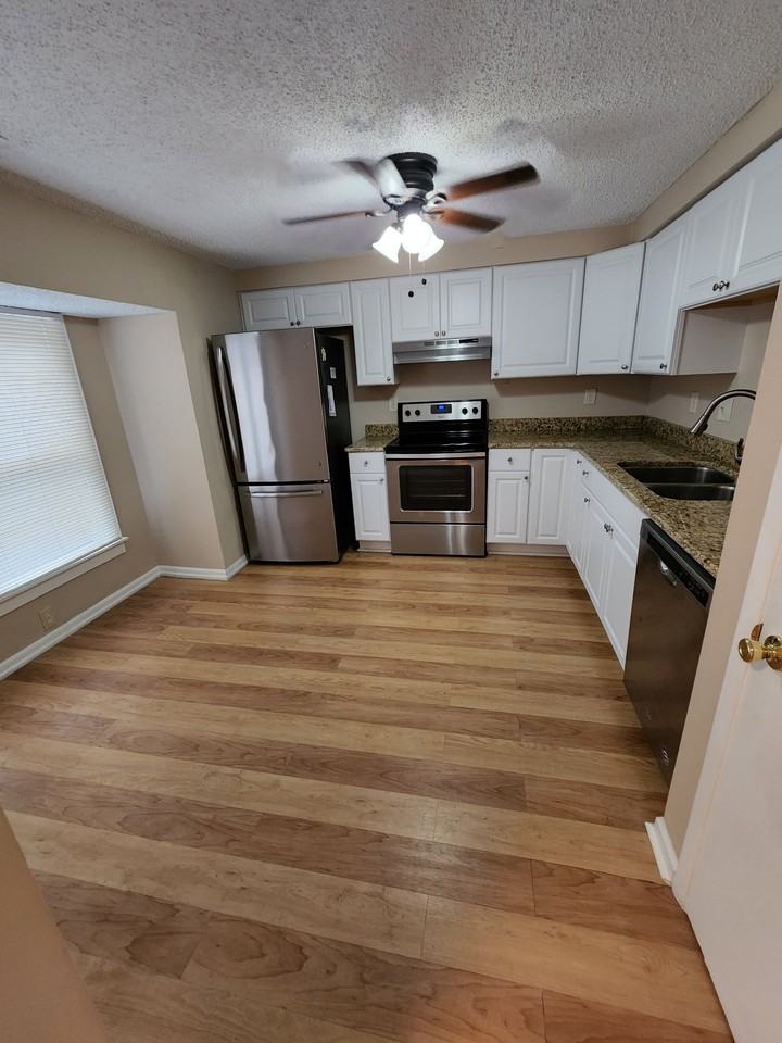 2115 Point Hollow Ct - Photo 2 of 13