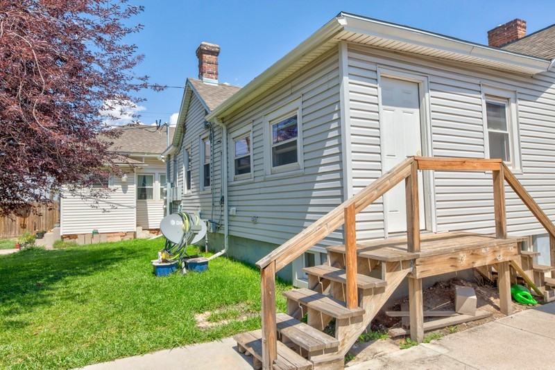 262 N 4th St #B - Photo 2 of 10