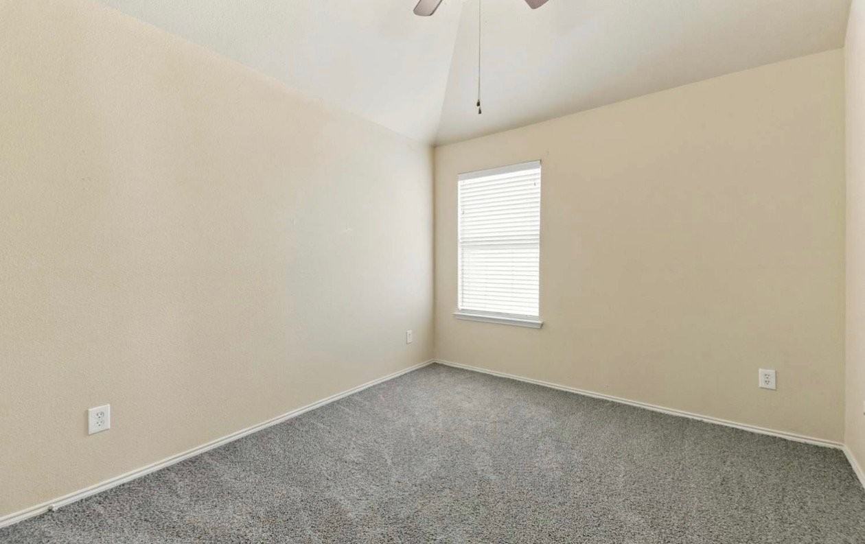 5001 Blackwood Dr - Photo 2 of 5
