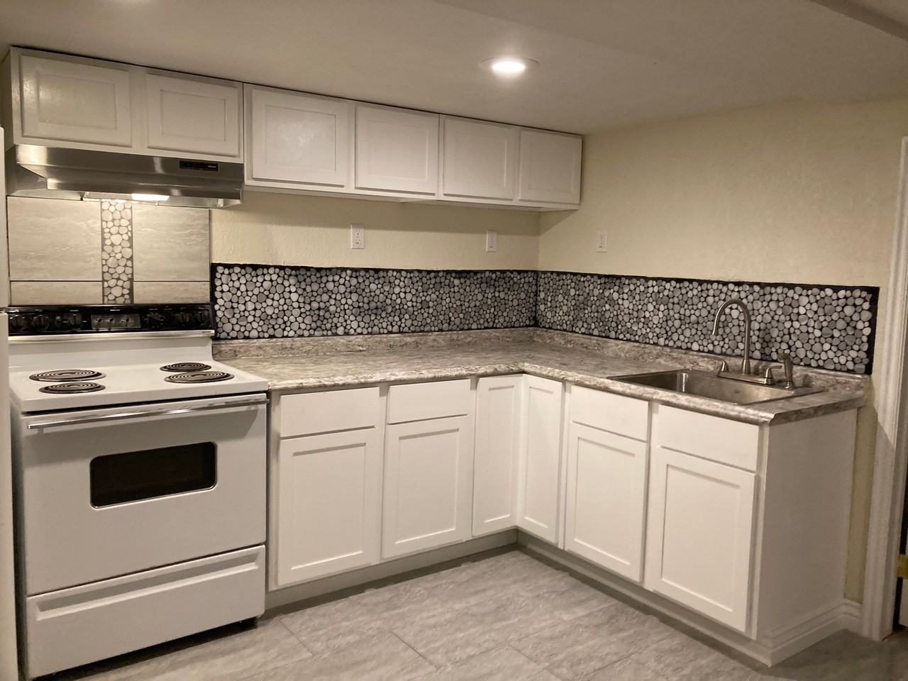 2629 S Glenmare St - Photo 3 of 3