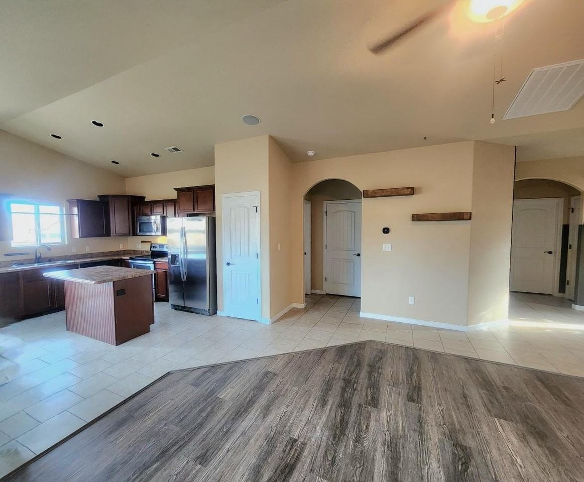 3170 Glendam Dr - Photo 2 of 9