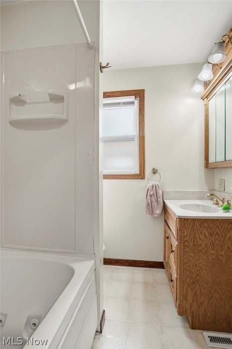 272 Schrop Ave - Photo 7 of 17