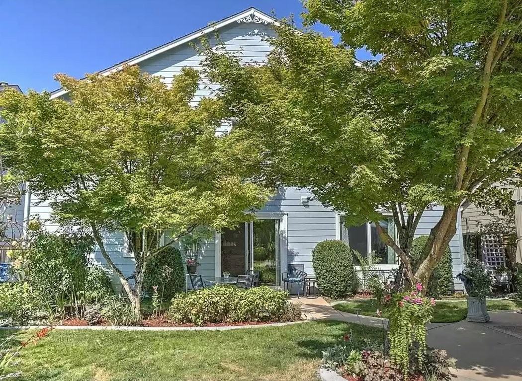 10413 Ne 86th Ave - Photo 2 of 10