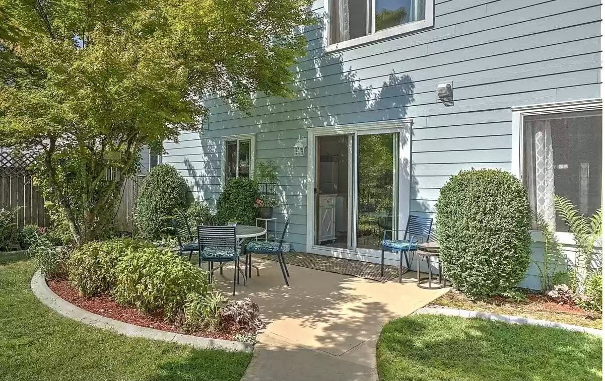 10413 Ne 86th Ave - Photo 3 of 10