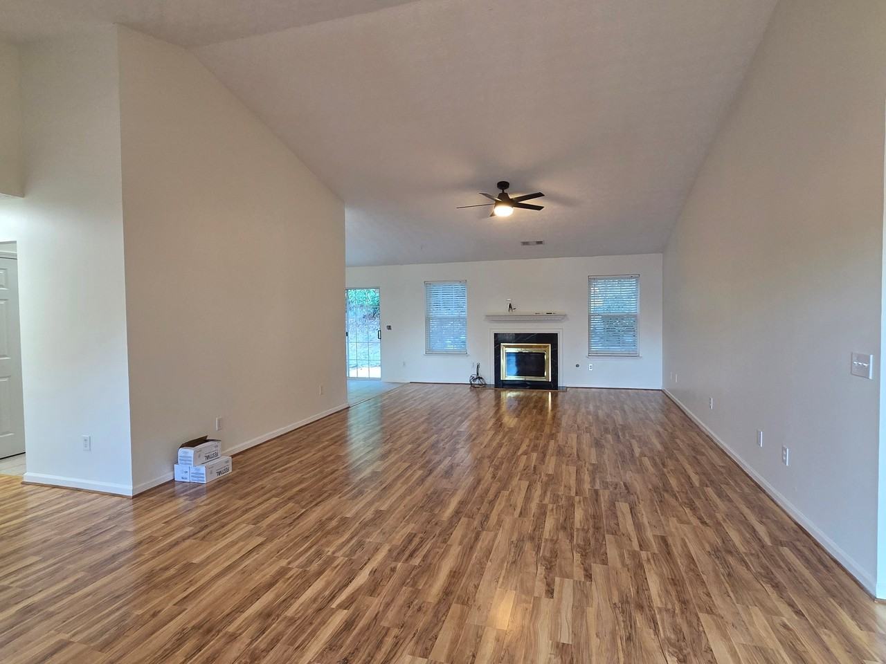 8455 River Bluff Pl - Photo 3 of 15