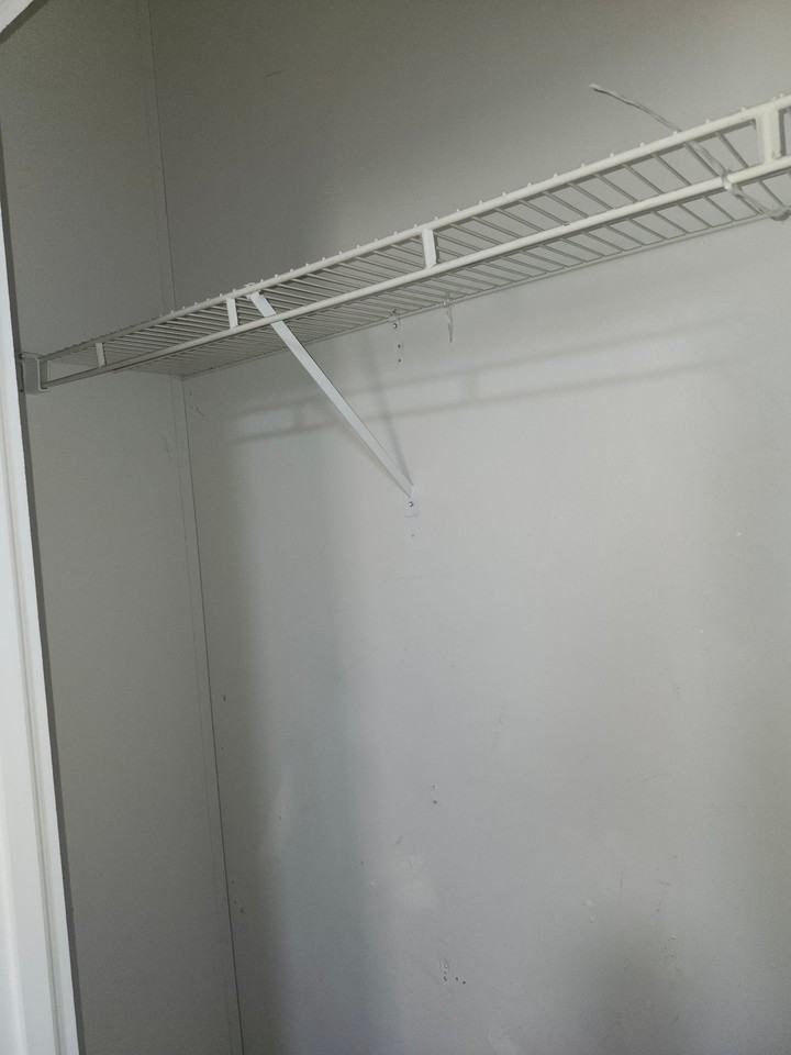 2310 W 17th St - Photo 3 of 7