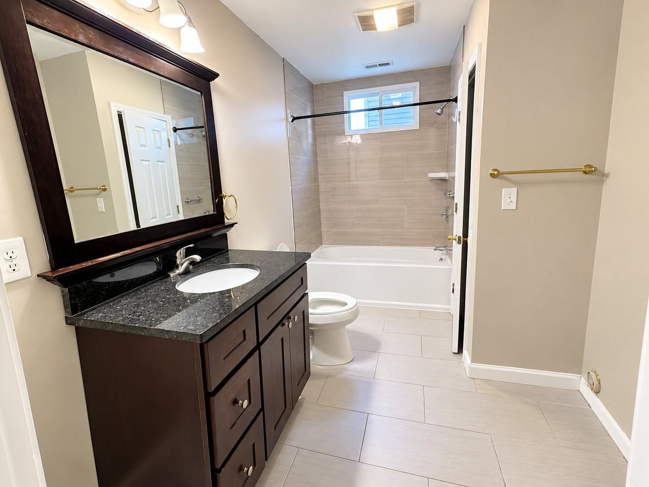 42 Perry Ave #2 - Photo 3 of 8
