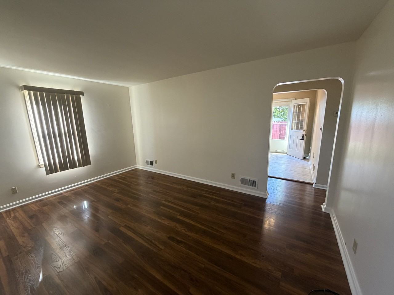 724 Belvedere Ave Se - Photo 4 of 16