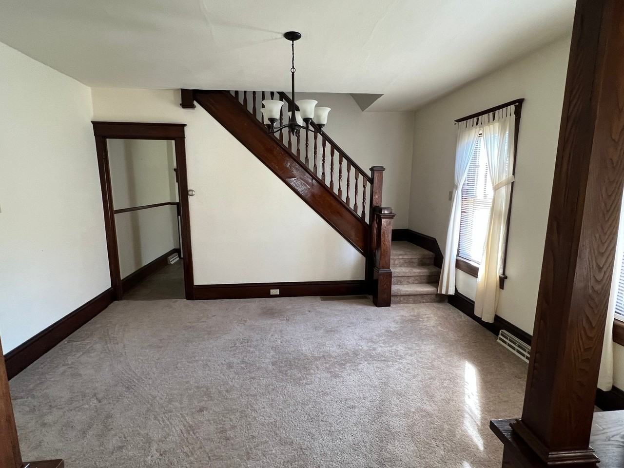 258 Priestley Ave - Photo 2 of 10