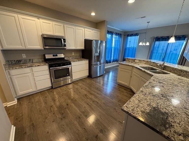 2034 Shadow Creek Blvd - Photo 6 of 10