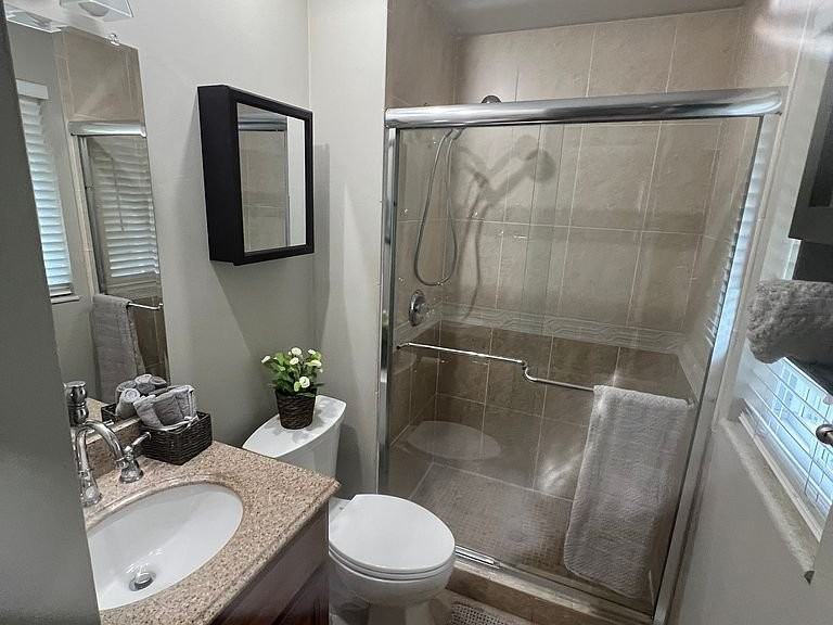 421 Brooktree Dr - Photo 2 of 11