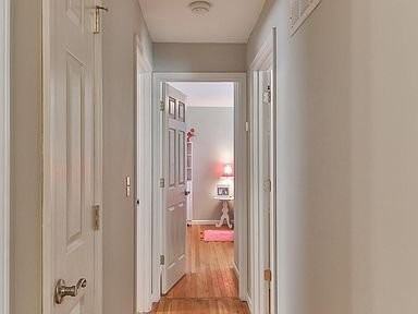 421 Brooktree Dr - Photo 4 of 11