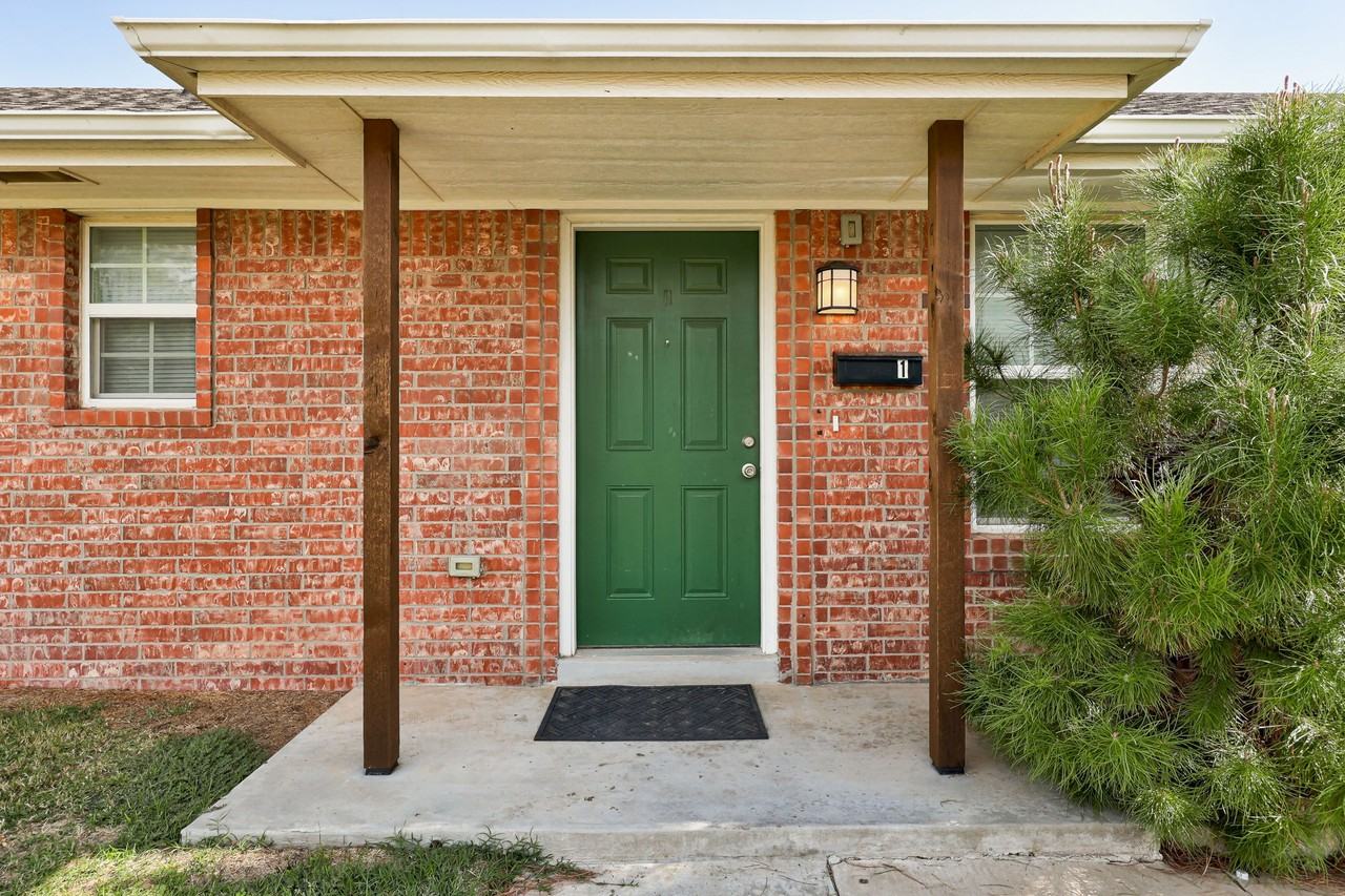130 W Eufaula St #1 - Photo 2 of 27