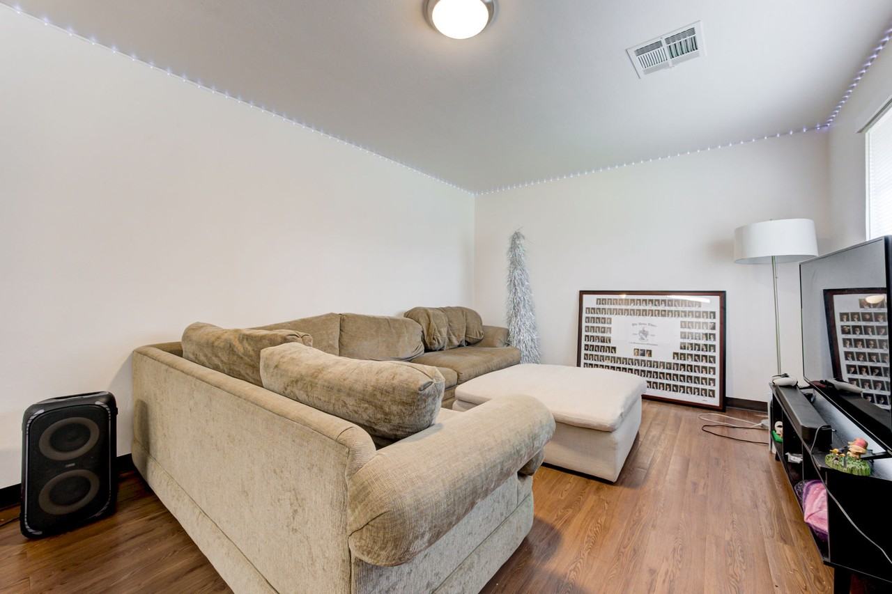 130 W Eufaula St #1 - Photo 4 of 27