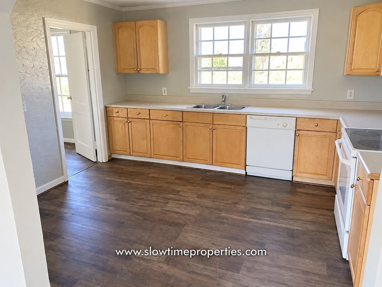 1115 Dennis Ave #1 - Photo 4 of 6