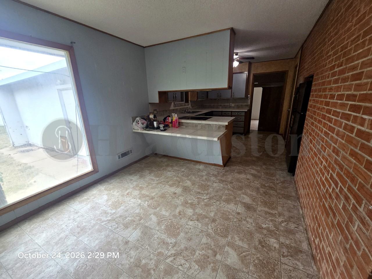 510 E 18th St #1 - Photo 7 of 23