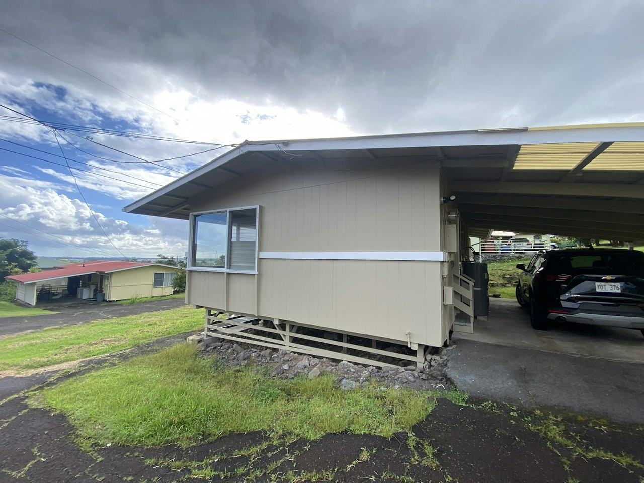 582 Kukuau Street, Unit C - Photo 2 of 5
