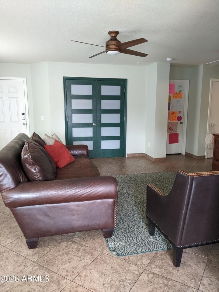 1070 E Appaloosa Rd - Photo 4 of 7