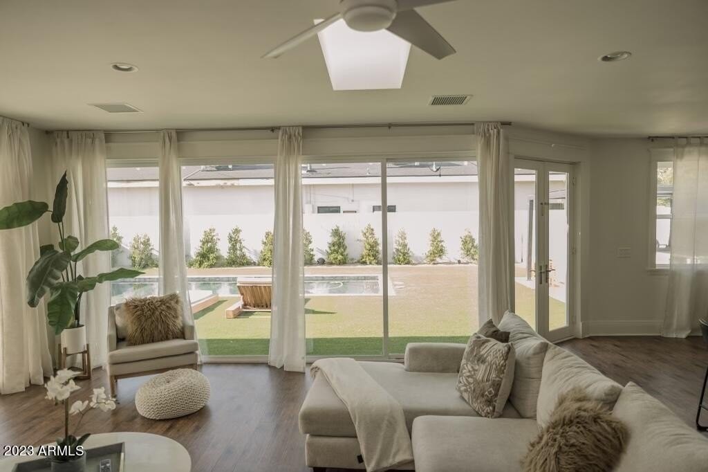 3940 E Mulberry Dr - Photo 6 of 39