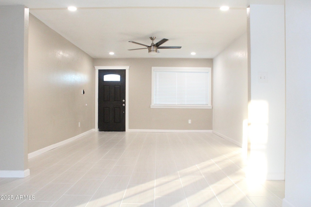 8806 N 105th Ln - Photo 5 of 12