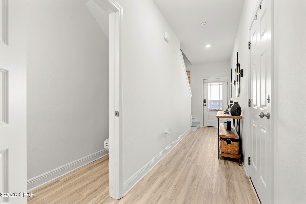 97 Phoenix St - Photo 2 of 24